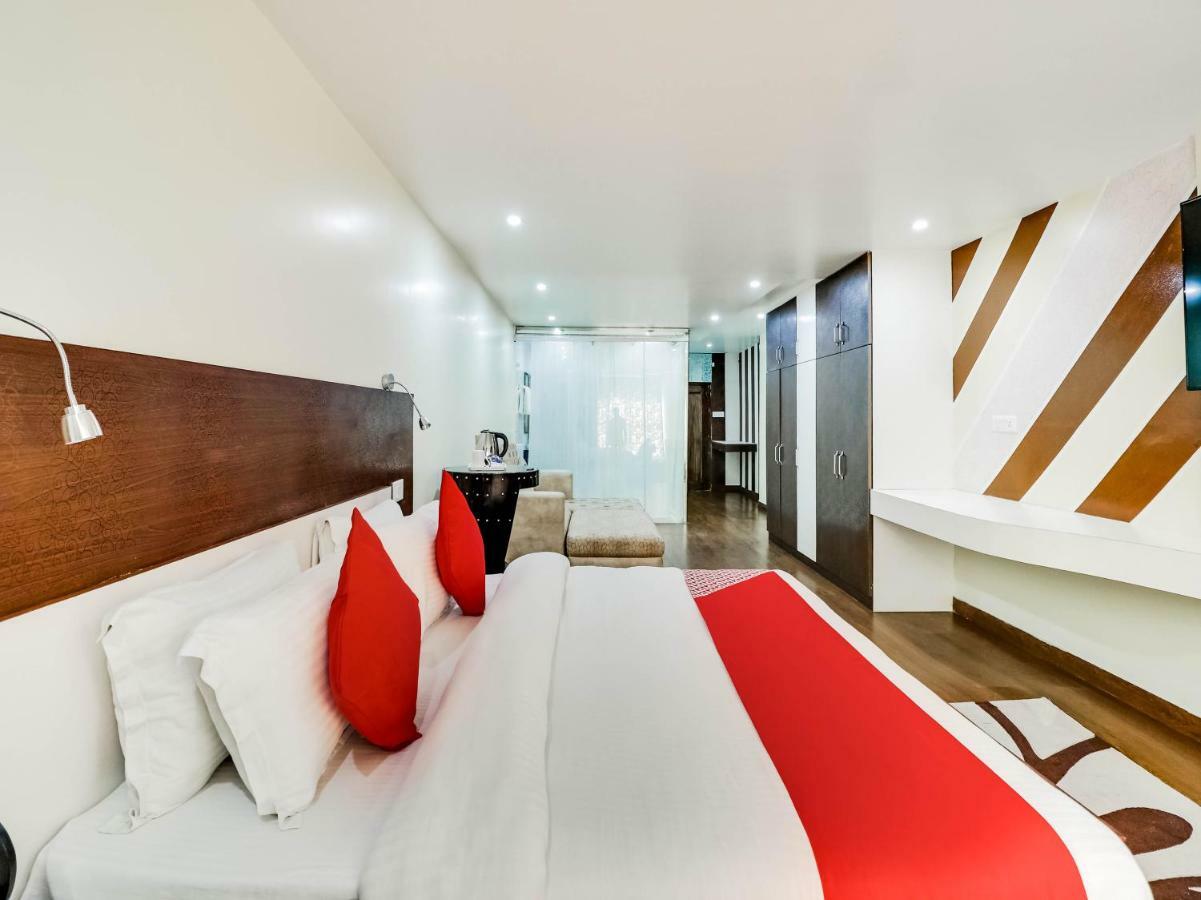 Oyo 3361 Hotel Kapital Shimla Bagian luar foto
