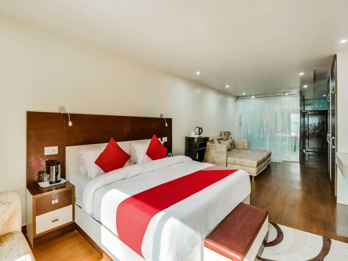 Oyo 3361 Hotel Kapital Shimla Bagian luar foto